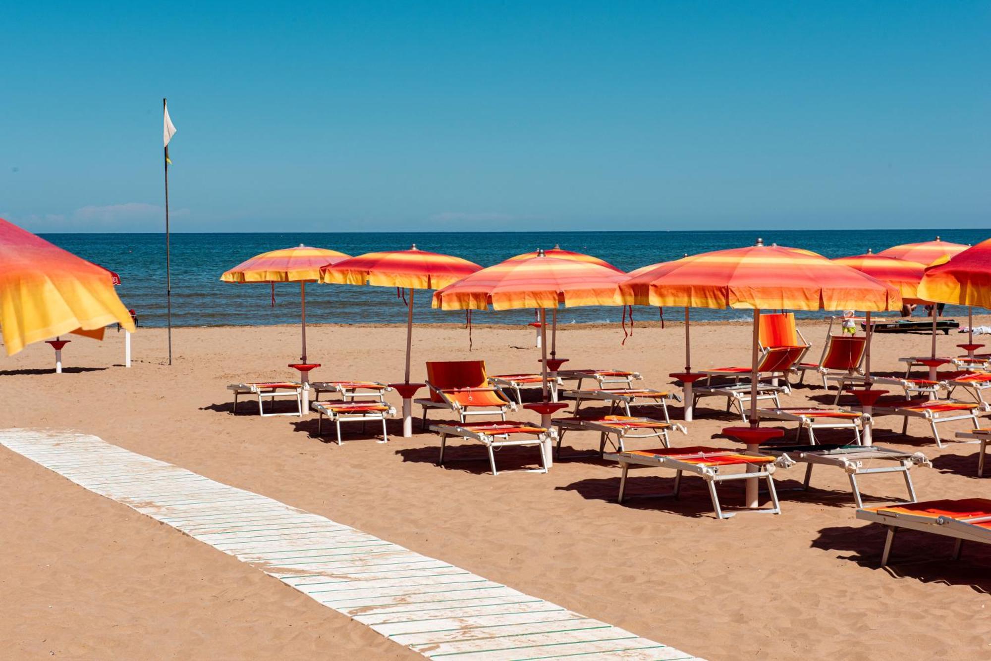 Villaggio Camping Punta Lunga ヴィエステ エクステリア 写真